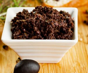 Co to jest tapenada? Jak przygotować domową tapenadę?