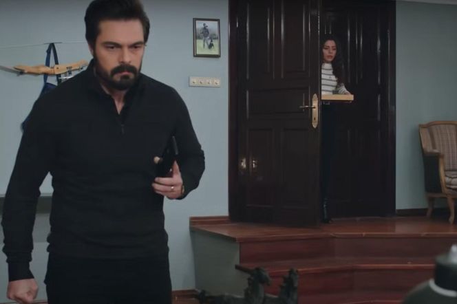 Seher nie ma pojęcia, że Yaman robi wszystko, by była bezpieczna 