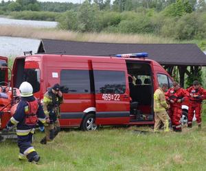 Tragedia na jeziorze Łabędź. Wiatr przewrócił łódkę, wędkarz wpadł do wody