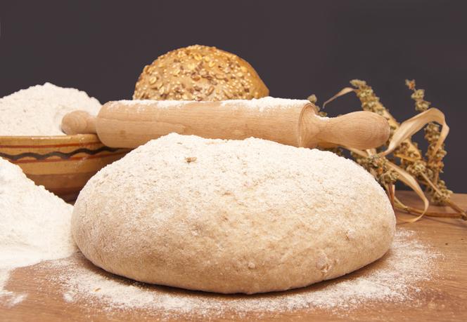 Domowy chleb - prosty przepis. Jak samodzielnie upiec chleb?