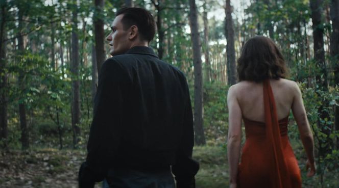 Zatoka szpiegów, odcinek 19. Franz (Bartosz Gelner), Eva (Sonia Mietielica)