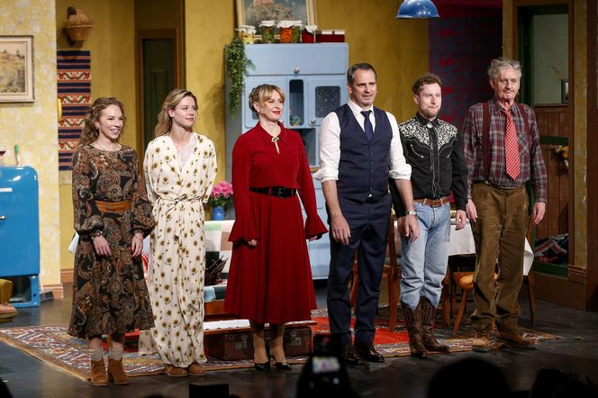 To z nim wystrojony Paweł Deląg poszedł głosować. Szok!