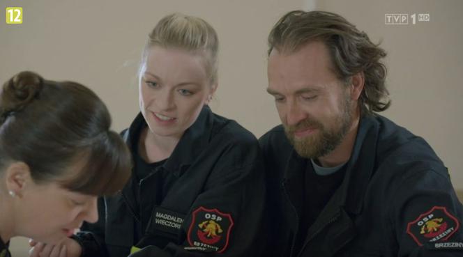 Remiza. Zawsze w akcji odcinek 8. Magda (Sylwia Drzycimska), Robert (Ziemowit Wasielewski), Grażynka ( Małgorzata Then-Stępień)