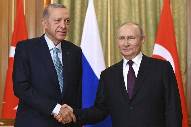 Prawdziwy Putin na spotkaniu z Erdoganem, sobowtór miał wolne