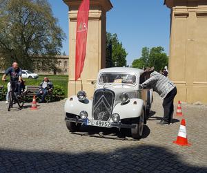 Cacka na kółkach na jubileuszowym rajdzie w Rydzynie