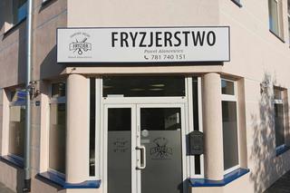 Korki zamienił na nożyczki. Poszedł śladami dziadka