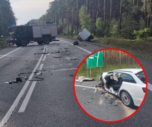 Zderzenie osobówki z busem w Lublińcu. DK11 całkowicie nieprzejezdna