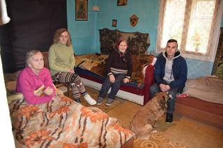 Szukam domu dla babci, mamy i cioci