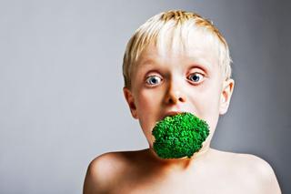 DIETA DZIECKA: jak zachęcić dziecko do próbowania różnych potraw?