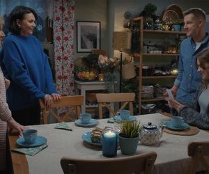 M jak miłość, odcinek 1855: Barbara (Teresa Lipowska), Marysia (Małgorzata Pieńkowska), Paweł (Rafał Mroczek), Franka (Dominika Kachlik) 