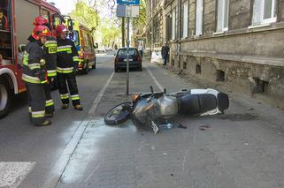 Wypadek w Bydgoszczy. Motocyklista zderzył się z osobówką [ZDJĘCIA]