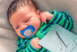 10 pomysłów na zachwycające i niebanalne zdjęcia niemowlęcia miesiąc po miesiącu