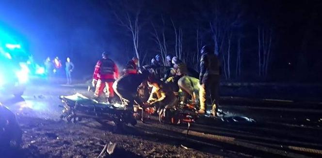 Wola Łącka. 19- i 20-latek nie żyją, dwie osoby ciężko ranne! Szokujący wypadek na DK 60 [ZDJĘCIA]