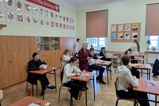 Matura z matematyki unieważniona? Zdjęcia arkuszy znowu w sieci! Jest komentarz CKE