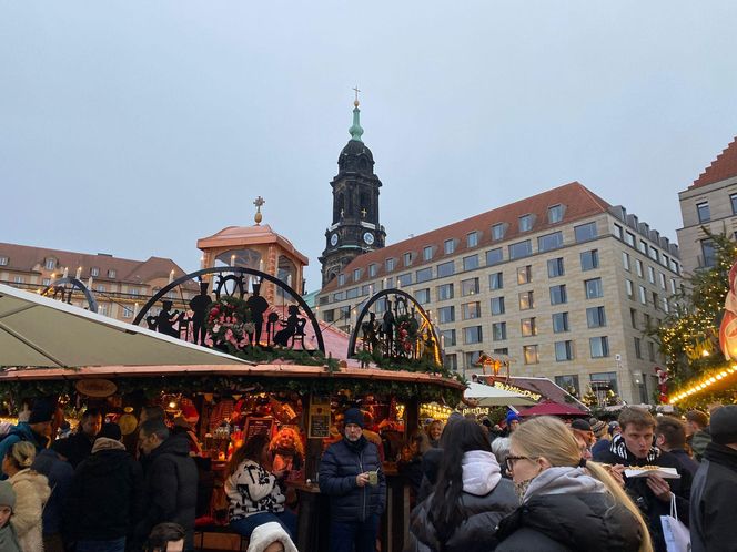 Najstarszy jarmark bożonarodzeniowy w Niemczech. Drezno zachwyca turystów z całego świata 