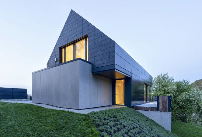 Dom solarny produkujący energię – geometryczna kompozycja bryły
