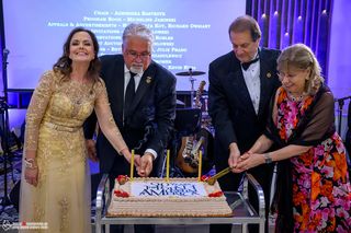 Tradycyjny polonez i pyszny tort w polskim muzeum. Piękny jubileuszowy bal w Chicago