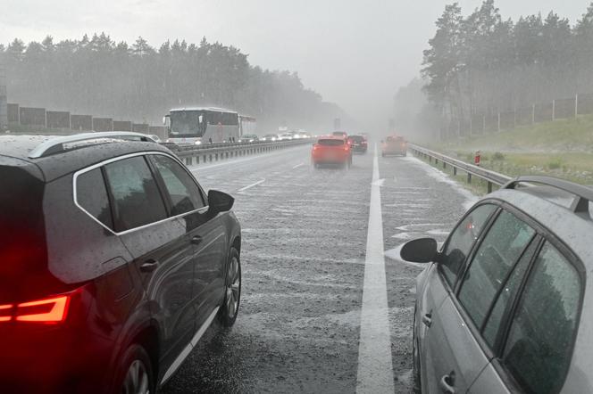 Pogodowy armagedon w Szczecinie. Miasto nawiedziło gradobicie [ZDJĘCIA].