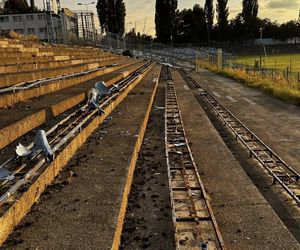 Stadion Ruchu Chorzów przechodzi do historii. Trwa rozbiórka legendarnej trybuny