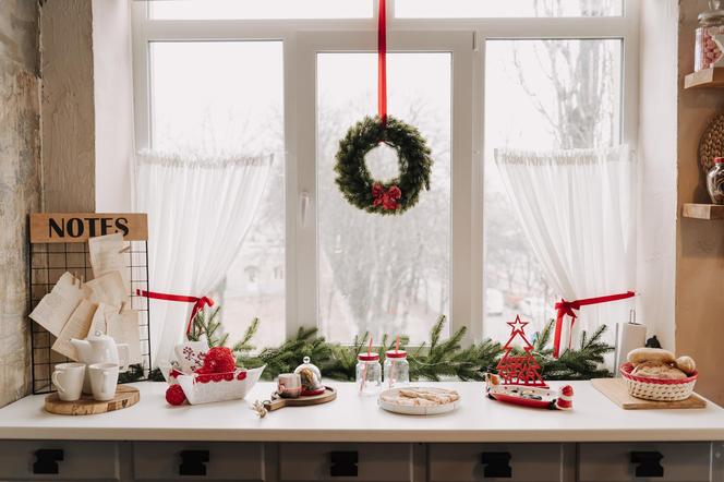 Zazdrostki świąteczne do kuchni i nie tylko. Zazdrostki świąteczne - pomysł na dekorację okna