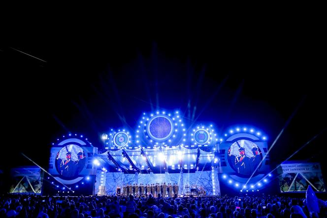 Wakacyjna Trasa Dwójki w Elblągu. Koncert piosenki wojskowej państw NATO