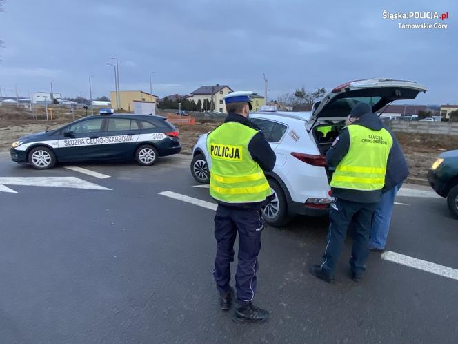 Mundurowi skontrolowali taksówkarzy na lotnisku w Pyrzowicach. Ujawniono wykroczenia 