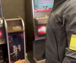 Praga-Północ: Policja rozbiła nielegalny salon gier! Zabezpieczono automaty i gotówkęw