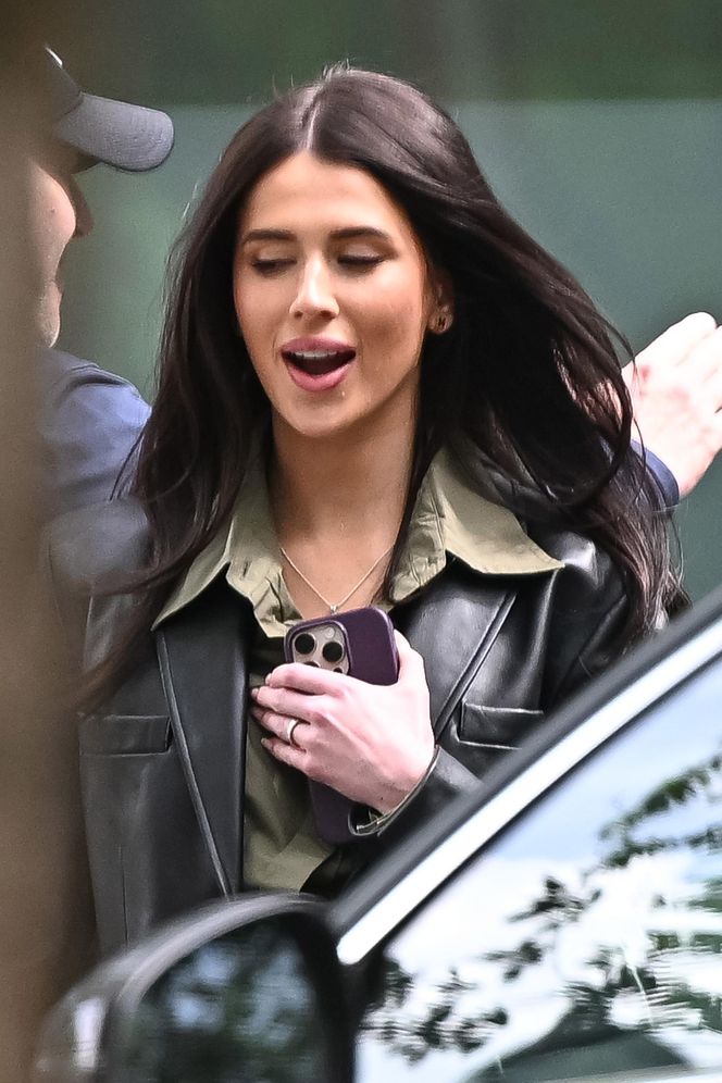 Roxie Węgiel -  tajemniczy fotelik w limuzynie