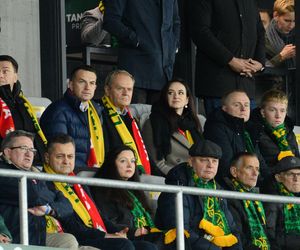 Skandaliczny transparent z Donaldem Tuskiem na meczu w Kownie