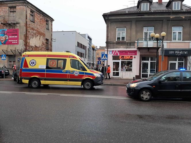 Stłuczka i potrącenie pieszego w centrum Siedlec