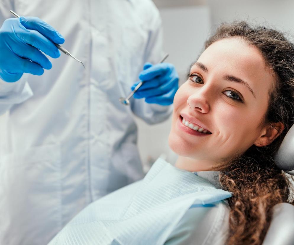 Dentysta ostrzeże cię przed chorobą Alzheimera? Zaskakujące ustalenia naukowców