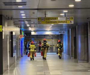 Metro znowu nie działa. Długi odcinek linii M1 wyłączony z ruchu