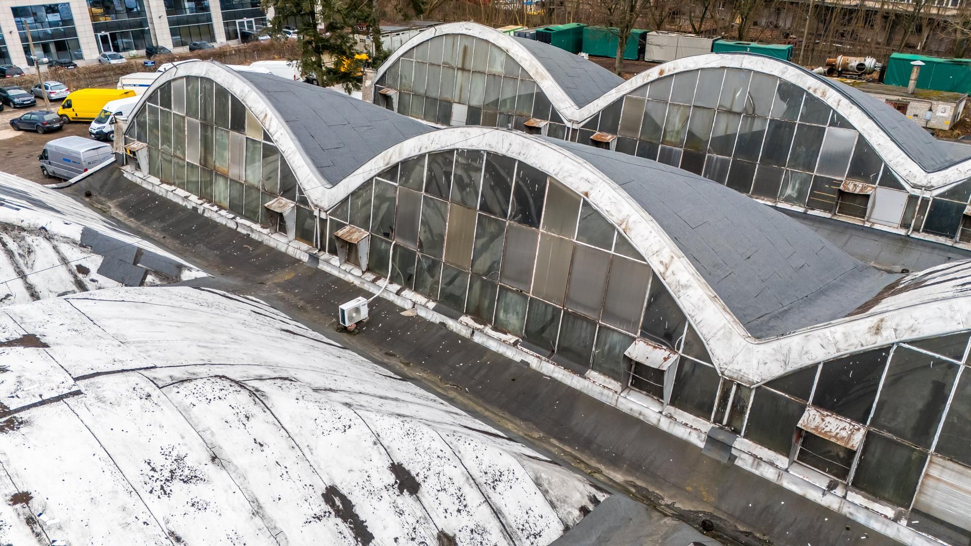 Zabytkowa hala na Suwak 4 w Warszawie