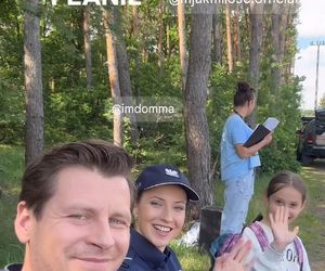 	M jak miłość nowy sezon. Adam Karski (Patryk Szwichtenberg), Natalka (Dominika Suchecka), Hania (Wiktoria Basik) na planie