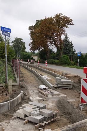 W budowie jest też nowy ciąg pieszo-rowerowy wzdłuż ul. Dzierżęcińskiej
