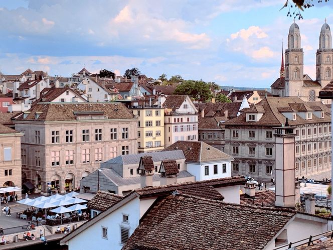 Widok na Zurych ze wzgórza Lindenhof 