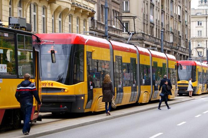 Wykolejony tramwaj spowodował utrudnienia we wszystkich kierunkach