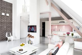 Aranżacja poddasza: efektowny apartament z kolorem różowym