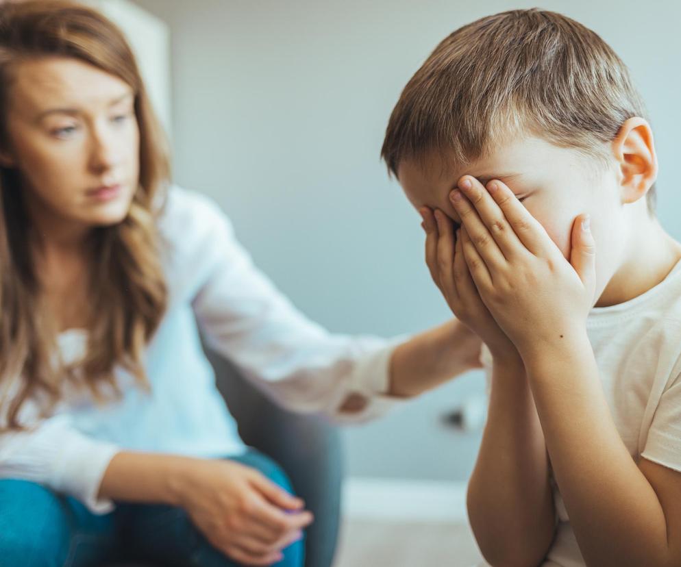 Ten błąd rodziców wychodzi na jaw w gabinetach. Psycholog: „Bardzo często go wyłapuję” 