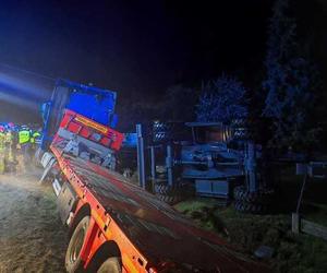 Maluchem skasował lawetę z koparką, a potem uciekł! Teraz poniesie surowe konsekwencje