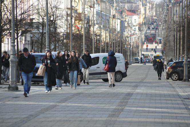 Słoneczne popołudnie 8 marca w Kielcach