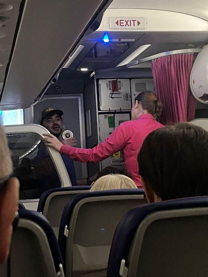 Daniel Martyniuk na lotnisku