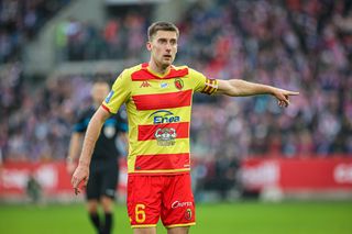 Jagiellonia trzyma kontakt z liderem. Taras Romanczuk czujny jak rasowy snajper, złoty gol kapitana