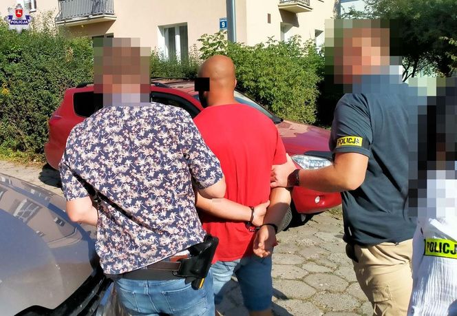 Policjanci zatrzymali pięć osób, które odpowiedzą za uprowadzenie i znęcanie się nad 44-latkiem