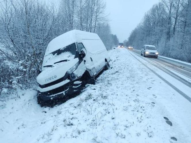 Groźny wypadek w Leżachowie! Kierowca audi nie dostosował prędkości do warunków [ZDJĘCIA]