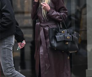 Monika Olejnik jedzie na czerwonym świetle, bo spieszy się do pracy