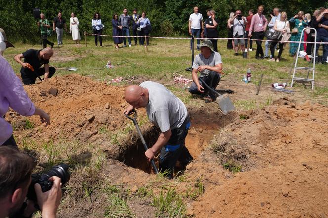 Mistrzostwa w kopaniu grobów na czas w Targach Kielce