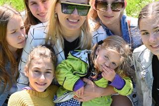 Kieleckie pięcioraczki świętowały Dzień Mamy