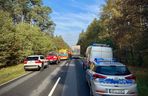 Wypadek na DK 10 pod Piłą. Autobus z dziećmi uderzył w cysternę