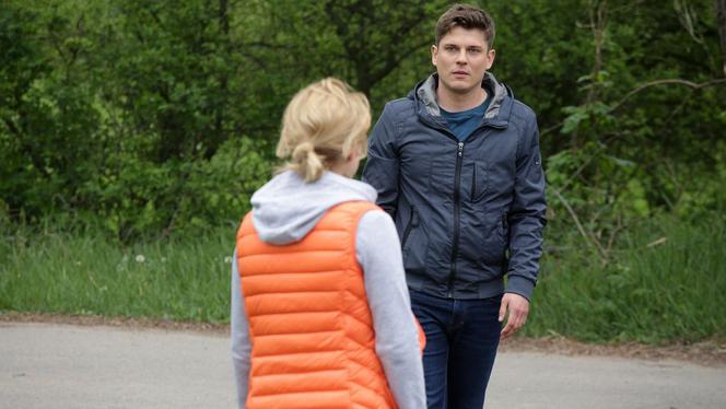 M jak miłość odc. 1452 po wakacjach 2019. Janek (Tomas Kollarik), Ula (Iga Krefft)